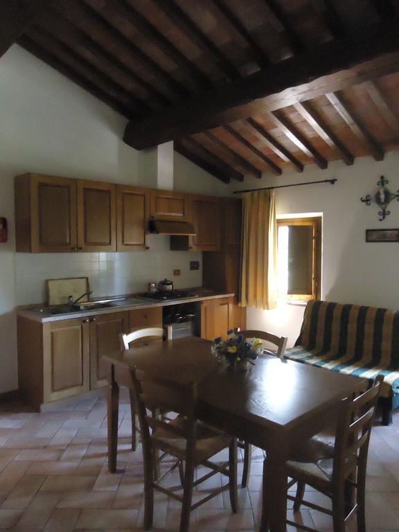 Villa Il Borgo Di Montereggi à Limite Chambre photo